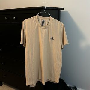 XL adidas tan shortsleeve tee